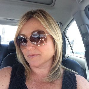 Meet your Posher, Gina